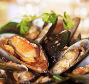 HUFFMAN’S BBQ MUSSELS WITH CHILLI GARLIC BUTTER